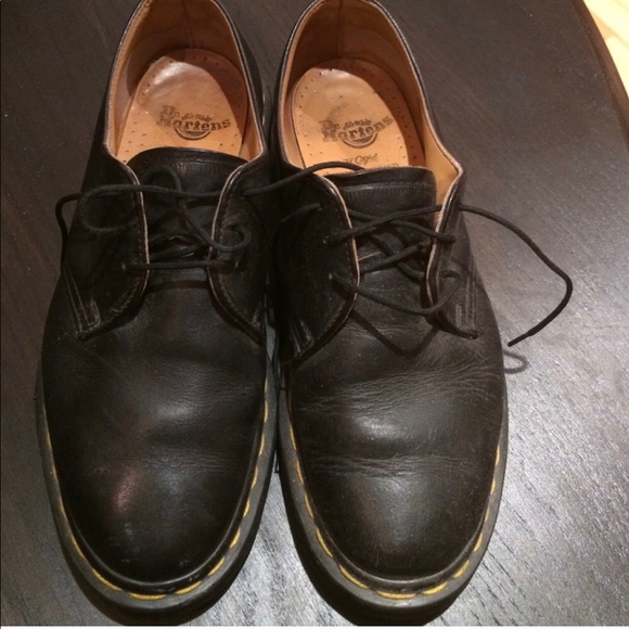 Dr. Martens Shoes - Dr. Marten 3 hole classic oxfords